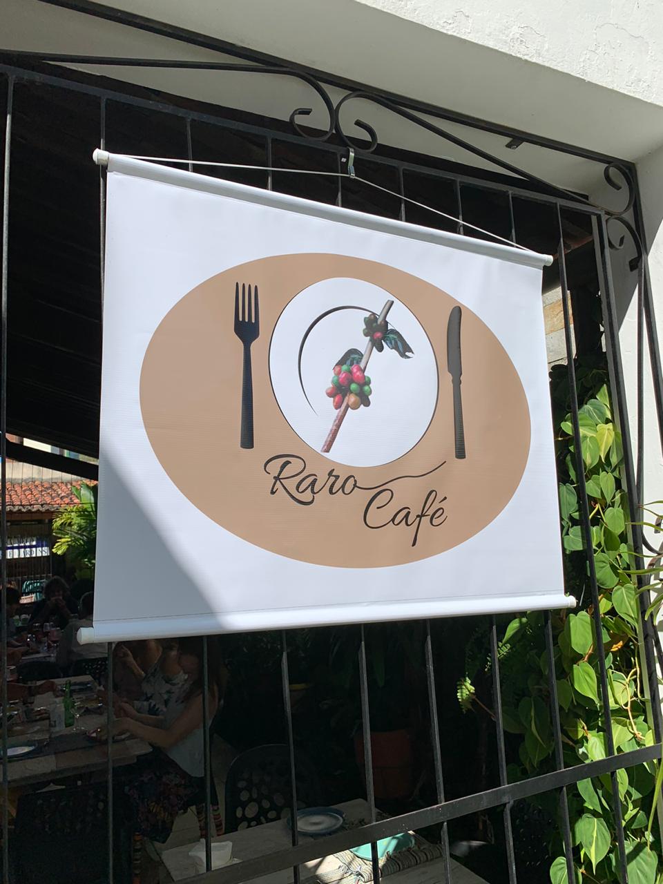 A marca-sinalização do Raro Café