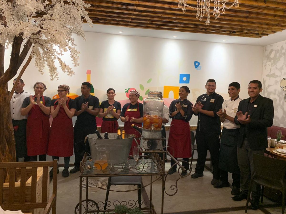 Os 21 funcionários que foram a super Equipe da A Cozinharia e do Celebration