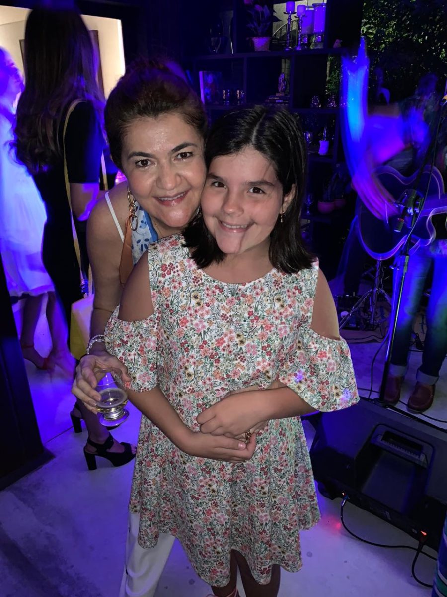 Thaiza Barros com a sobrinha Valentina