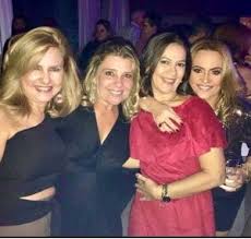 Joyce Maciel, Aniêda Calafange e Adriane Oliveira em parabéns para Magali Medeiros