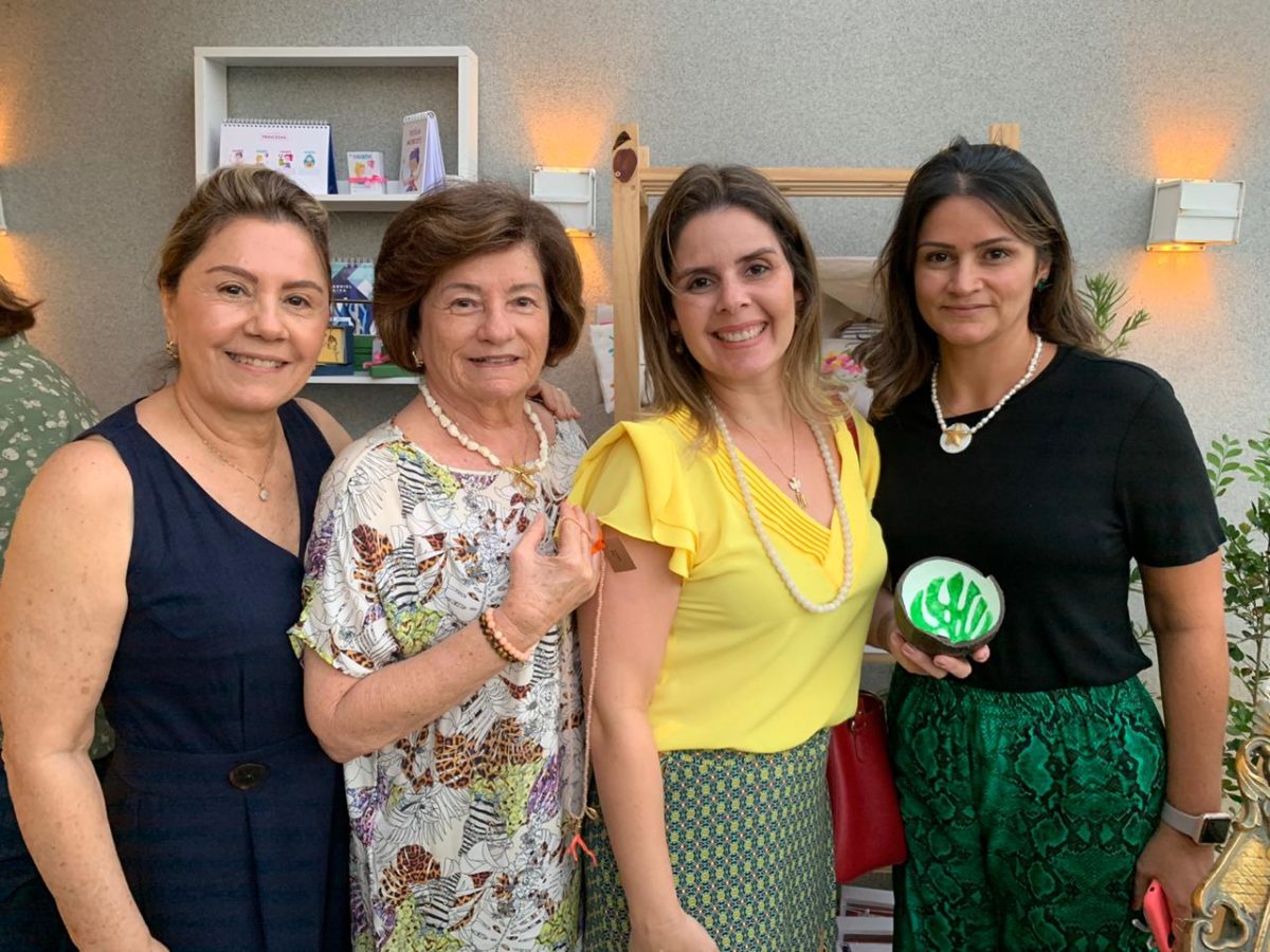 Ilza, Marta e Heloísa Melo em festejos para Claudine Góis
