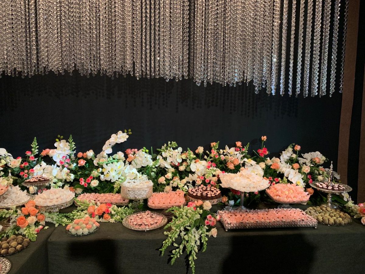 A mesa de doces by Kyara