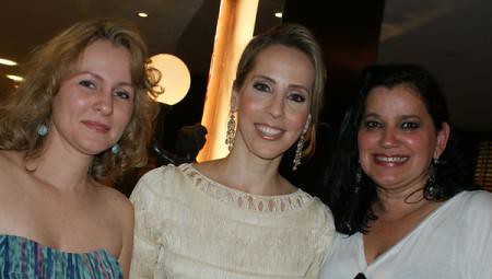 Larissa Lyra em festa com as amigas Clarissa Alves e Gracinha Madruga