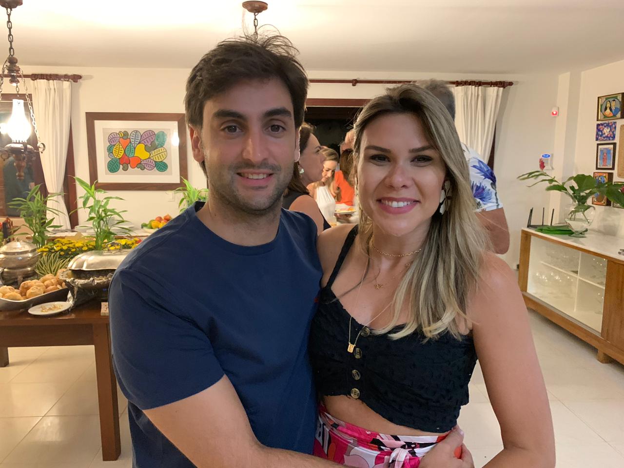 Roberto Alexandre Fernandes e Fernanda Fonsêca Rocha grávidos de Maria