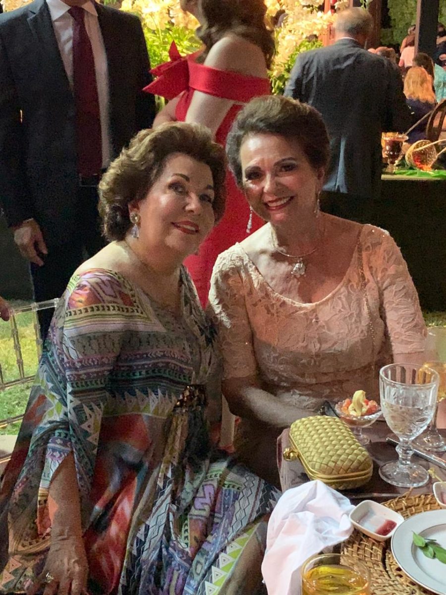 Letícia Galvão Ferreira de Souza recebe todas as comemorações da amiga Denise Gaspar