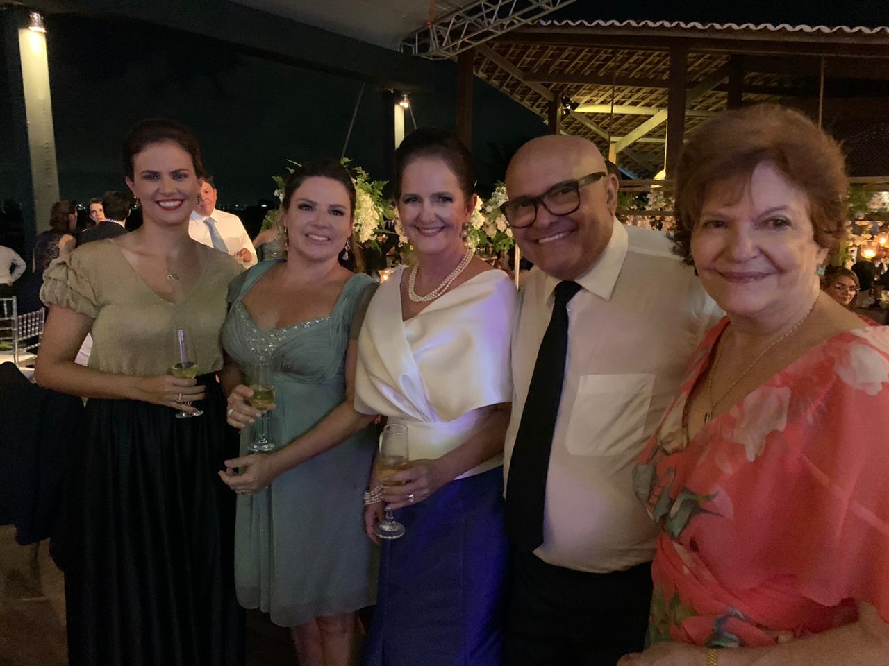 Regina Bezerra recebe todos os parabéns de Getúlio Soares, Kívia Mota e das amigas Fernanda e Dulce