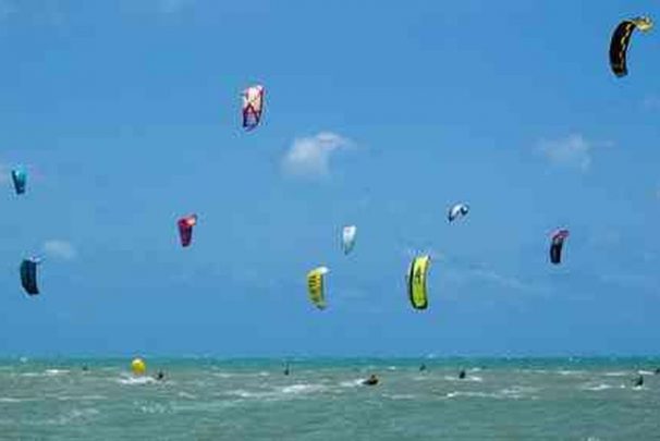 pratica-do-kitesurf-tera-area-delimitada-nas-praias-de-cabedelo