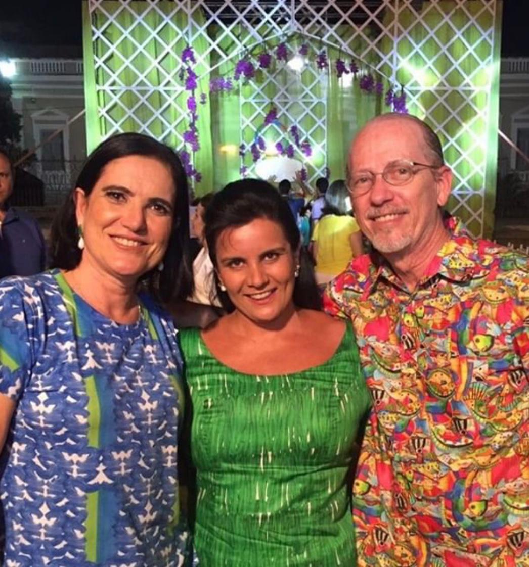 Os artistas plásticos Marília Bulhões e Flávio Freitas em dia de parabéns para Lissa Emerenciano