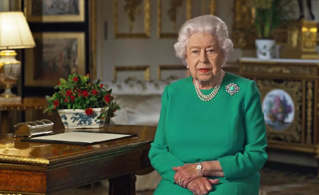 A Rainha Elizabeth, ontem, durante o seu 4º pronunciamento histórico à nação