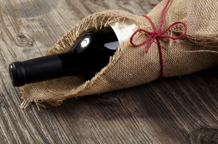 Wine-Gift-Christmas-e1545399471119