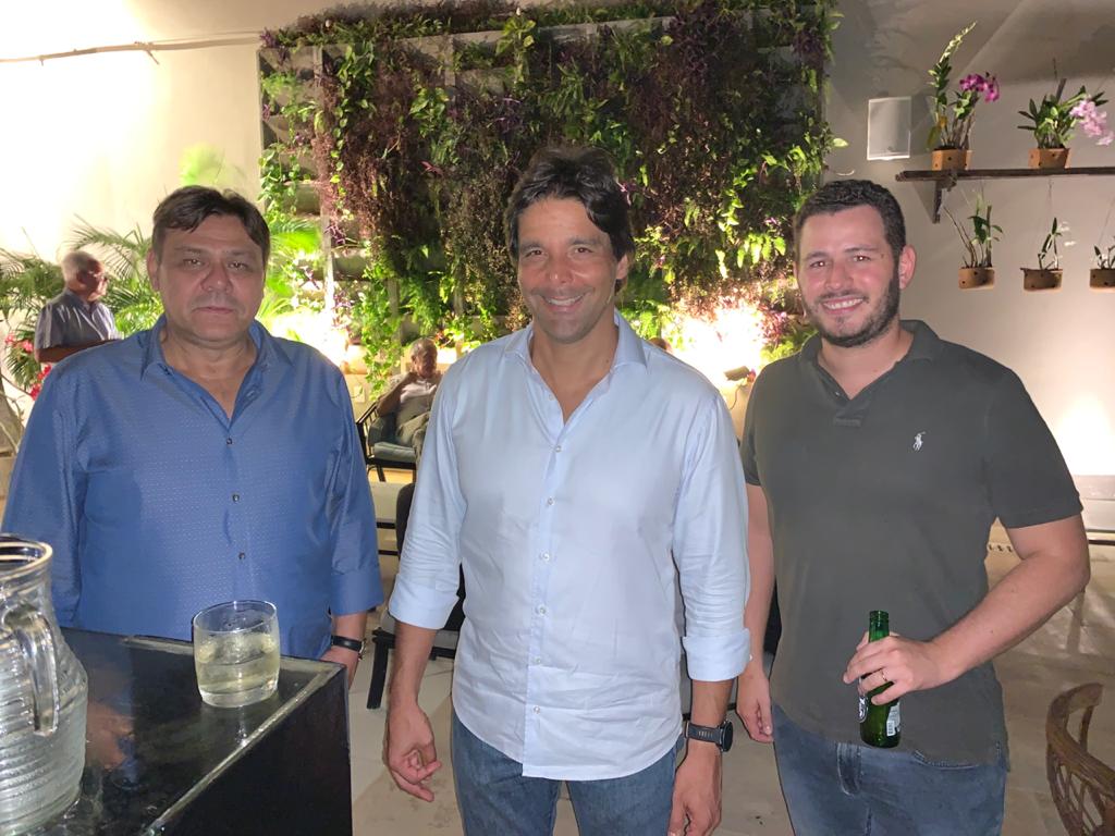 Lula Tinoco Barreto recebe parabéns de Eduardo Rocha e Felipe Maia