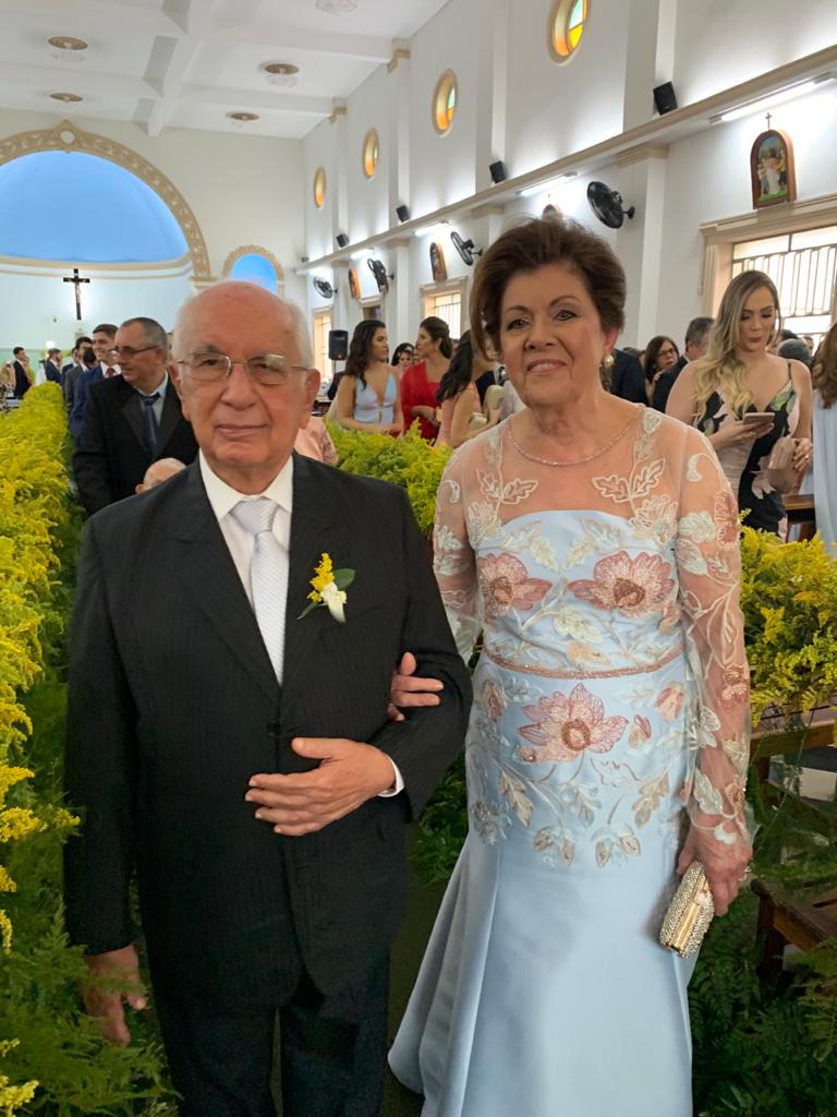 Dr. Kléber Bezerra recebe parabéns da musa de vida, a elegante D. Maria Eliza Bezerra