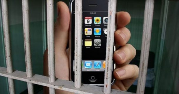celular na cadeia