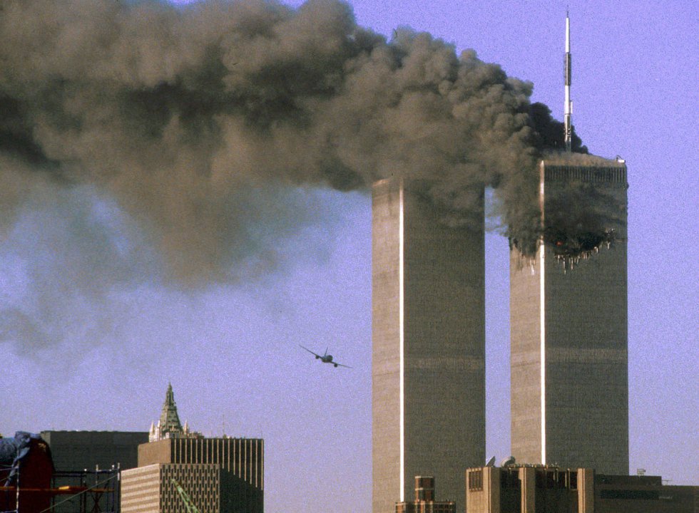 Há 20 anos, as Torres Gêmeas atacadas por aviões em 11 de setembro