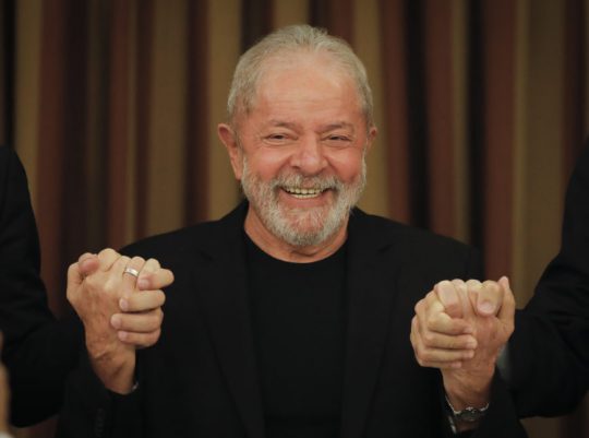 Ex-Presidente Lula da Silva durante reunão com parlamentares do PT, no hotel San Marco, em Brasília.| Sérgio Lima/Poder360 18.02.2020