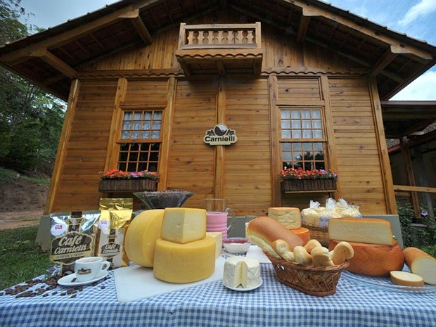 Tudo que é consumido pelo turista é feito na própria fazenda, como vinhos, queijos e pães