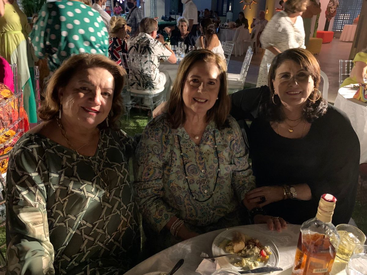 Nadja Dias e Cristina Santos Dias em vivas para a querida Dodora Alves Santos