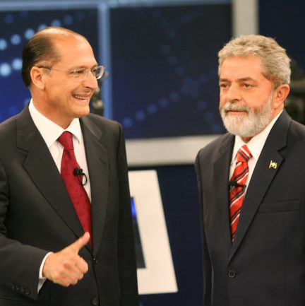 27out2006---geraldo-alckmin-psdb-e-lula-pt-em-debate-na-disputa-do-segundo-turno-da-eleicao-presidencial-de-2006-1636753580125_v2_1x1