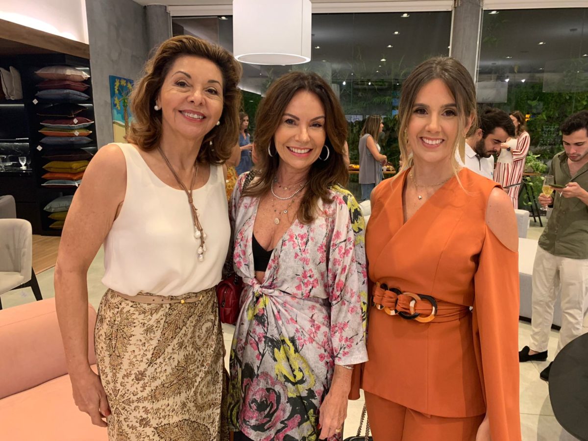 Anitinha Maia ganha bênçãos de parabéns para Tereza Tinôco e Milena Barreto