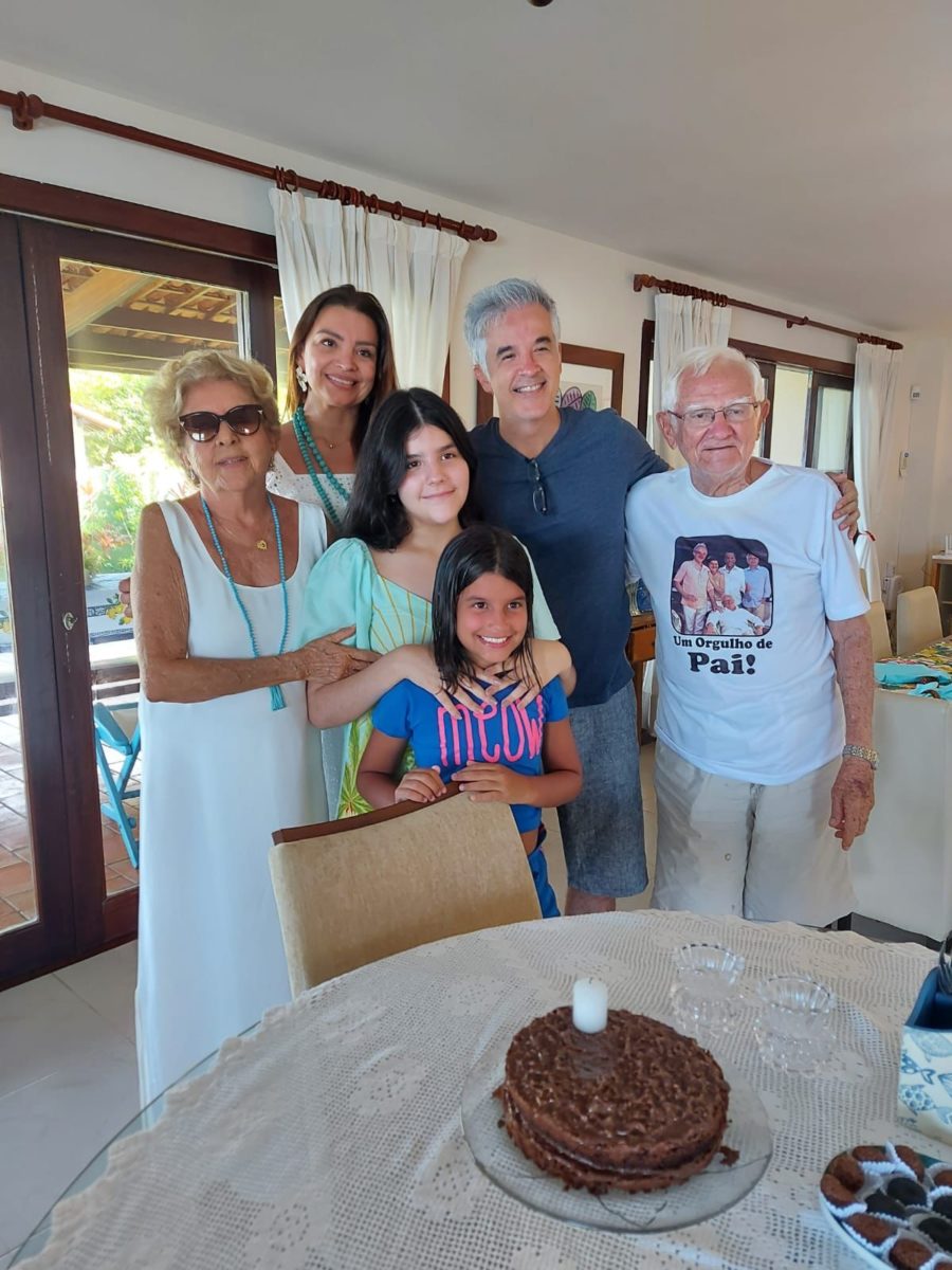 Valentina Barros ganha comemorações dos avós Lalinha e Dr. Genibaldo Barros, dos pais Emanuelle e Thiago Barros e da irmão Pietra Barros