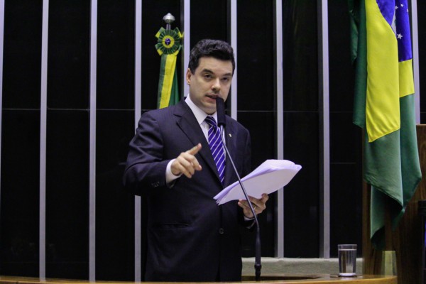 Walter Alves em pronunciamento na Câmara - 08.05 (2)