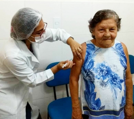 Natal inicia vacinação de idosos institucionalizados nesta segunda (25)
