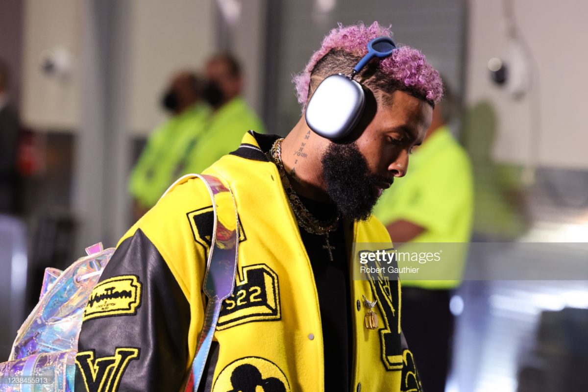 Inglewood, CA - February 13: Rams Los Angeles Rams wide receiver Odell Beckham Jr. (3) makes his from the team bus before the start of Super Bowl LVI at SoFi Stadium on Sunday, Feb. 13, 2022 in Inglewood, CA.(Robert Gauthier / Los Angeles Times via Getty Images)